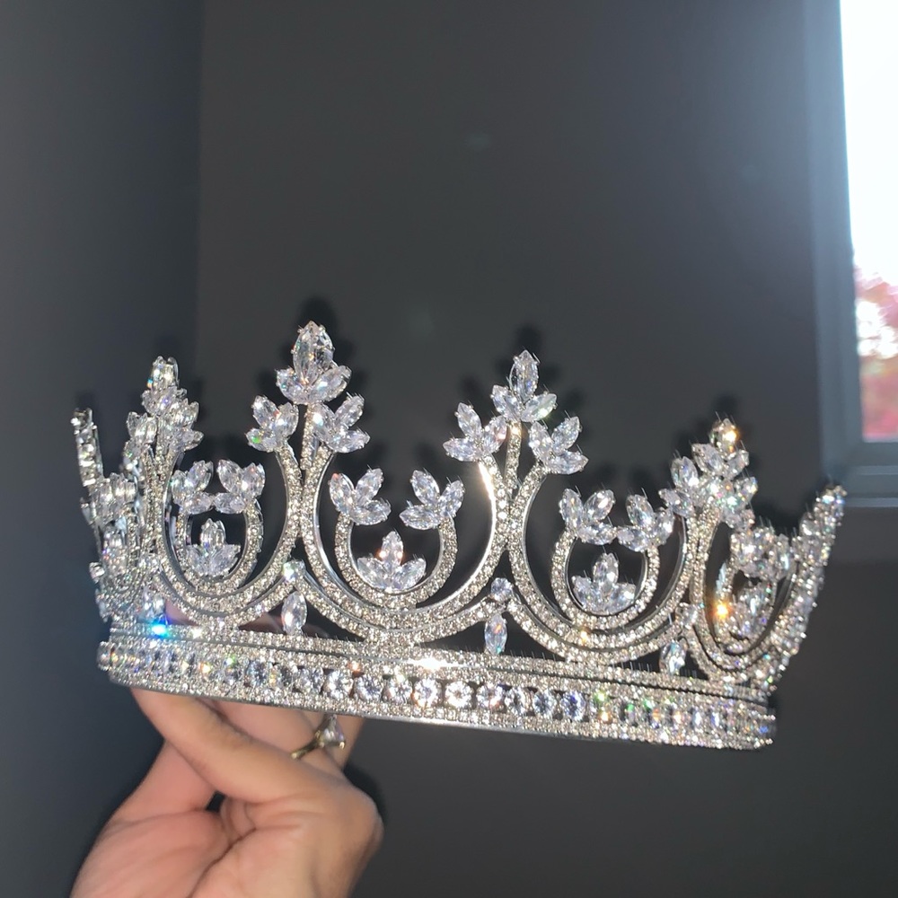 Crystal tiara bridal crown